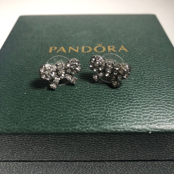 Bow Earrings - Picture 3 of 3